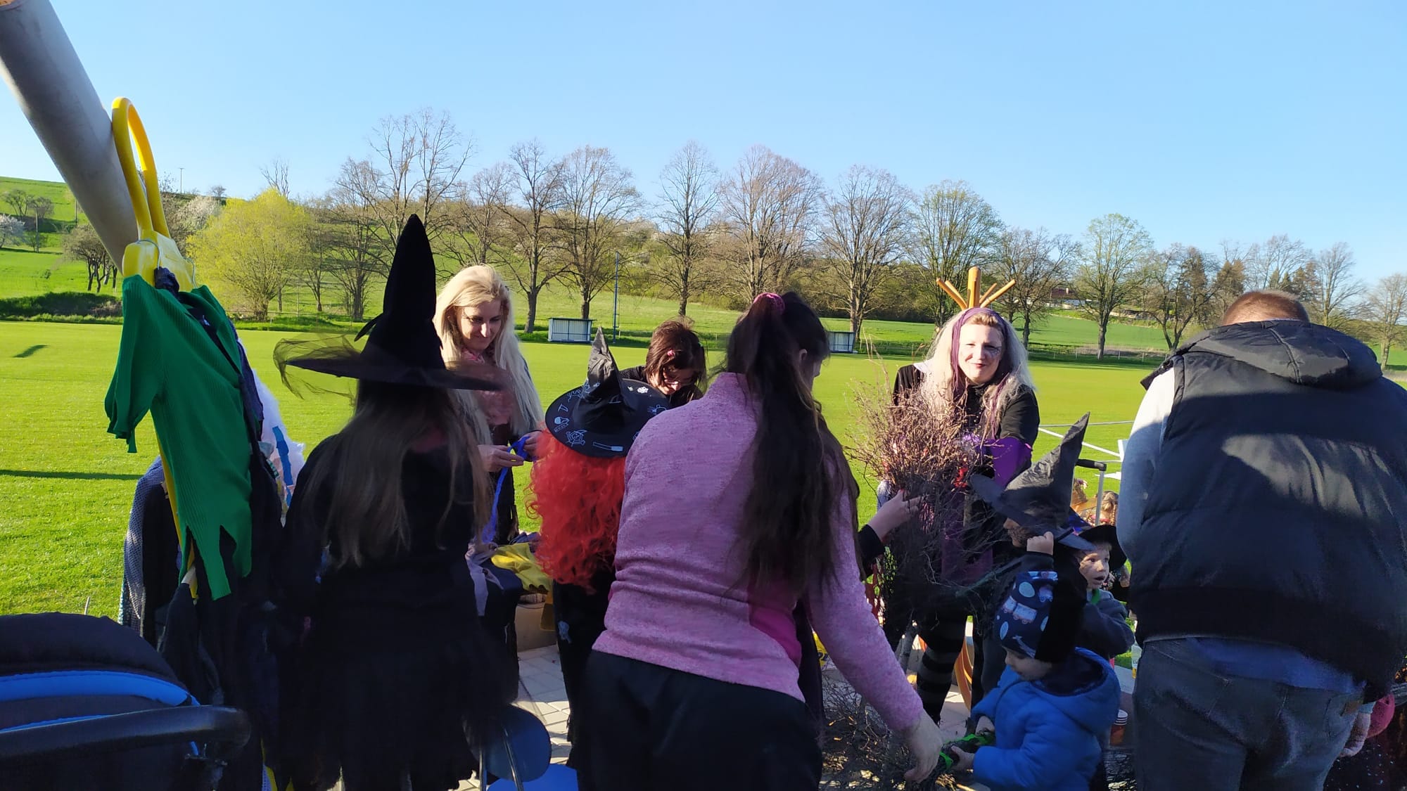 344724311_1372679043513010_3202754670895252067_n